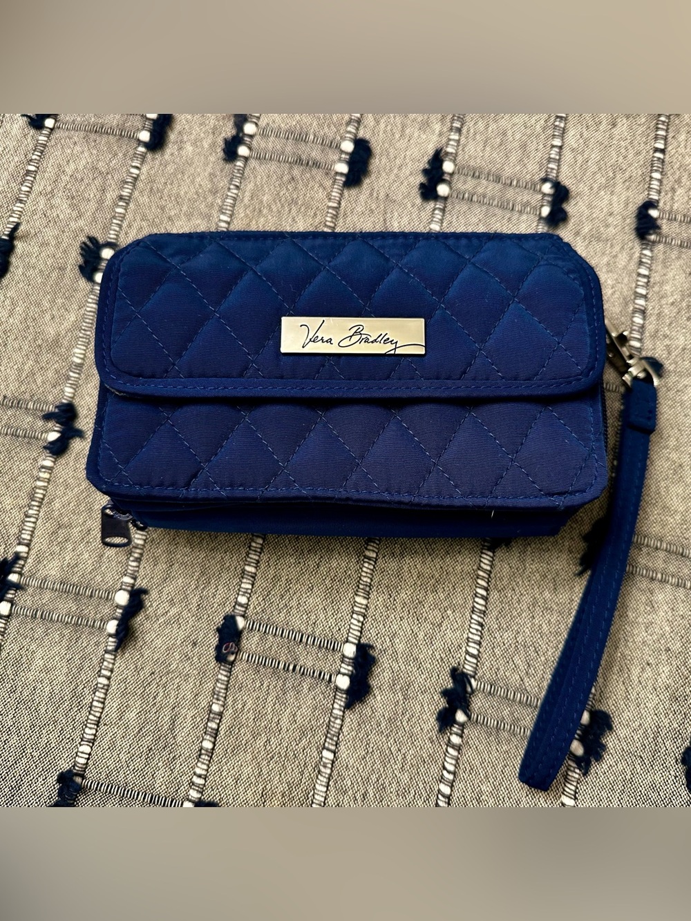 Vera Bradley RFID All-in-One Wallet Wristlet Classic Navy Quilted Retired